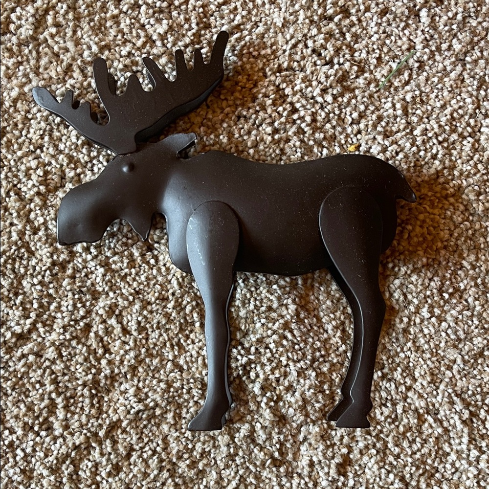 Primitive Matte Brown Moose